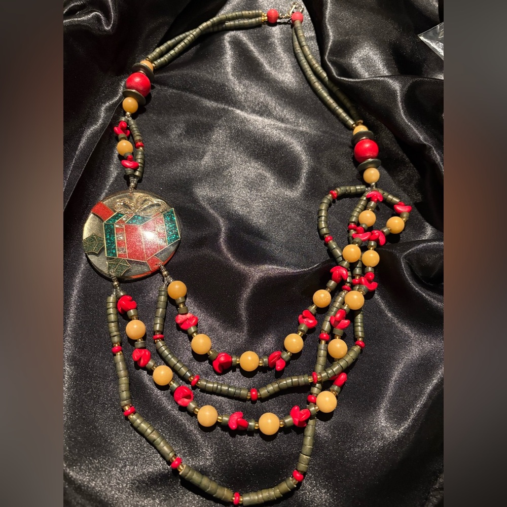 Vintage Christmas Holiday Elegant Multicolor Beaded Necklace